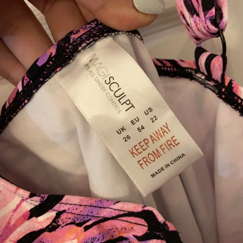 COPY - MAGIC SCULPT Swimsuit NWOT colorful swimsuit from simply be - Picture 4 of 7